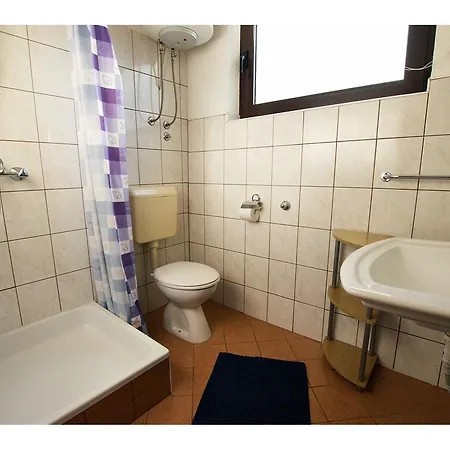 Luka * Starigrad Paklenica